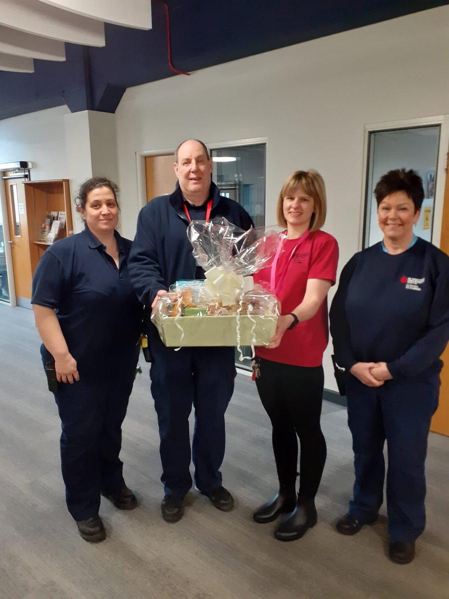DMU_Imam's tweet image. Thank you to our DMU Cleaning Team for keeping our @dmuprayerroom clean for our users throughout the year, especially during the busy month of Ramadan.
We hope you enjoyed the gift? #DMU #Clean #Thank you