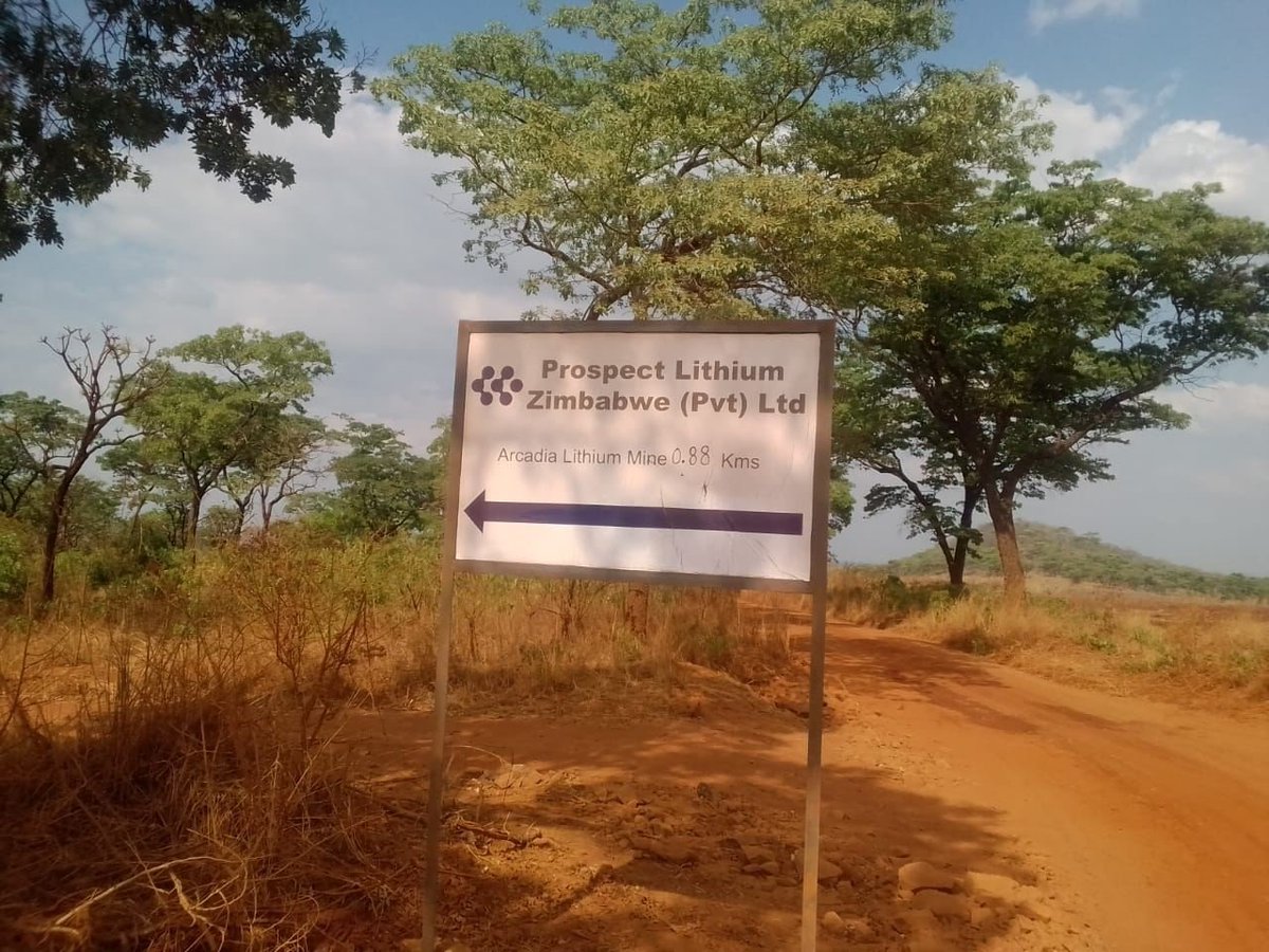 CrimeWatchZW's tweet image. Pabasa pedu it's a big mine called Prospect Lithium Zimbabwe (PLZ) owned by Chinese. If one one of the workers akakuvara haayendeswe kuchipatara. The only thing the company does is kuperekedza munhu iyeye neAmbulance kuenda kunokwira bus. If a worker akarwara zviri serious