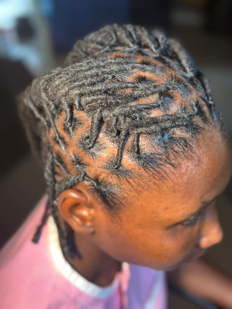ochukoovb's tweet image. Put call through.... Active for only You.... 🔥 
#haircut 
#dreadlock 
#trending
#hair