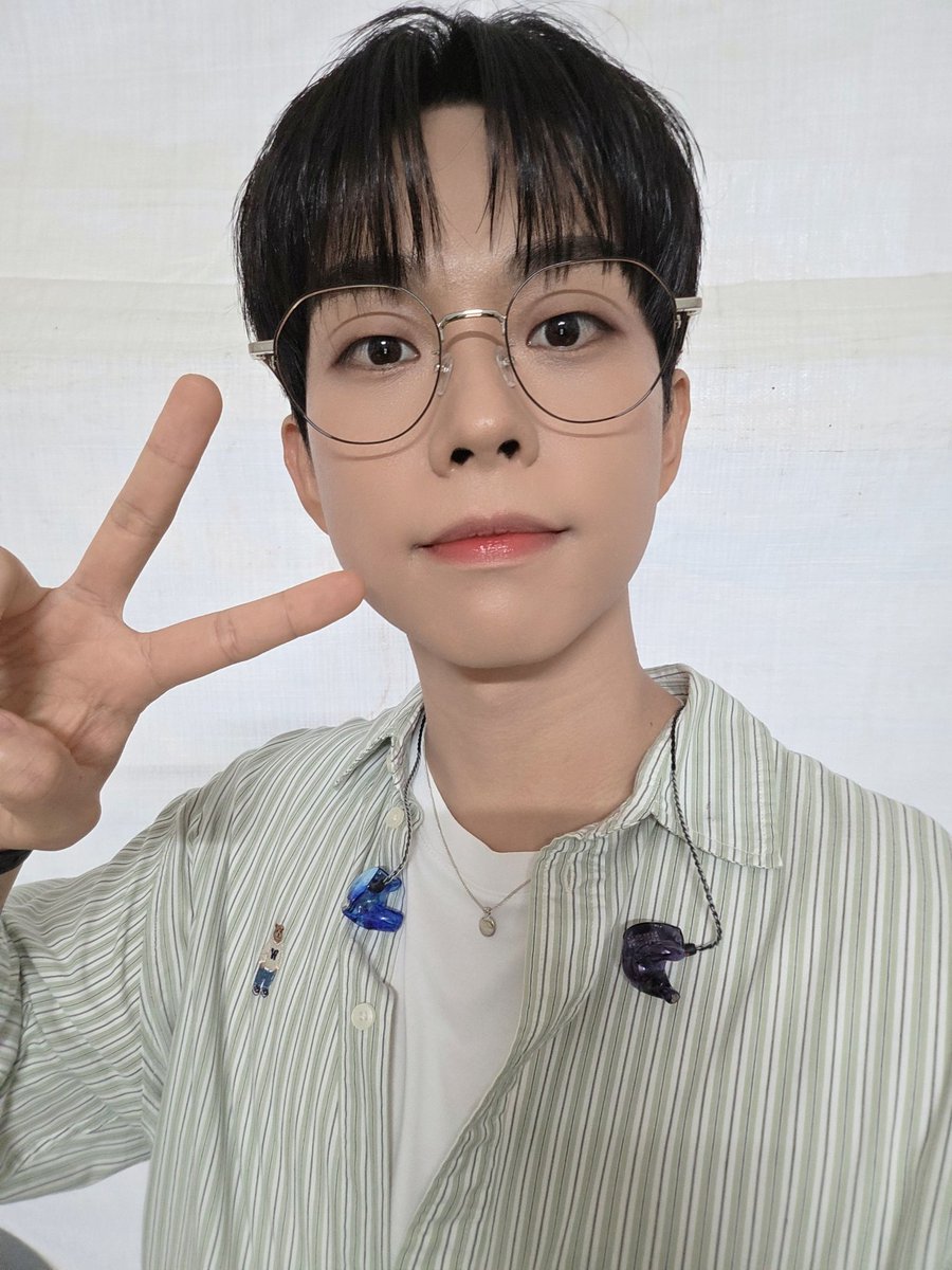 왈르르 tweet media