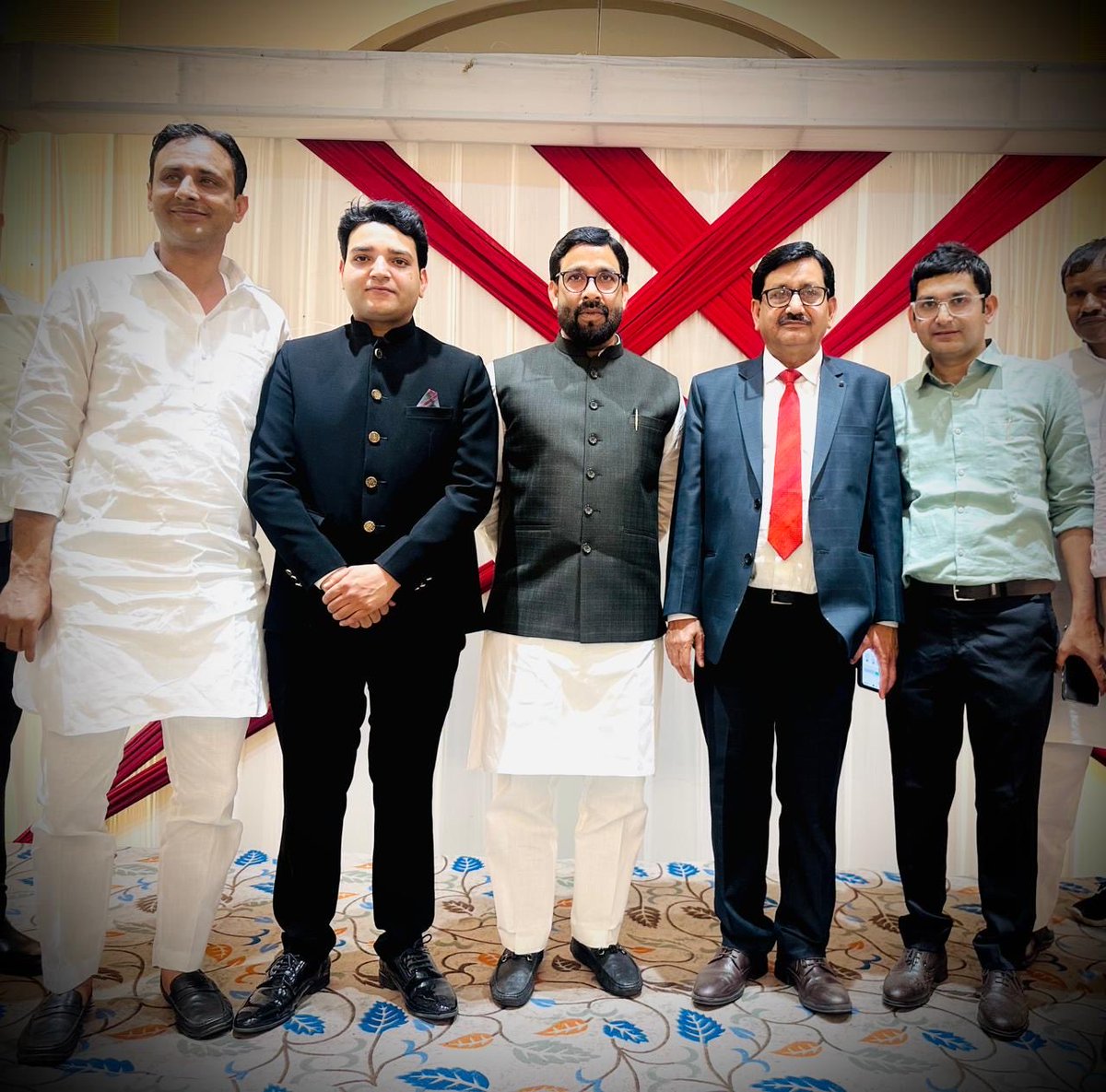 imshaukatali's tweet image. अमरोहा: AIMIM उत्तर प्रदेश के मुख्य महासचिव जनाब शमीम अहमद तुर्क साहब के फ़र्ज़ंद अरजुमंद प्रिय तबिश के वलीमे में शामिल होकर ज़ौजैन को अपनी दुआओं से नवाज़ा। मेरी नेक ख़्वाहिशात उनके के लिए हैं।
#Amroha