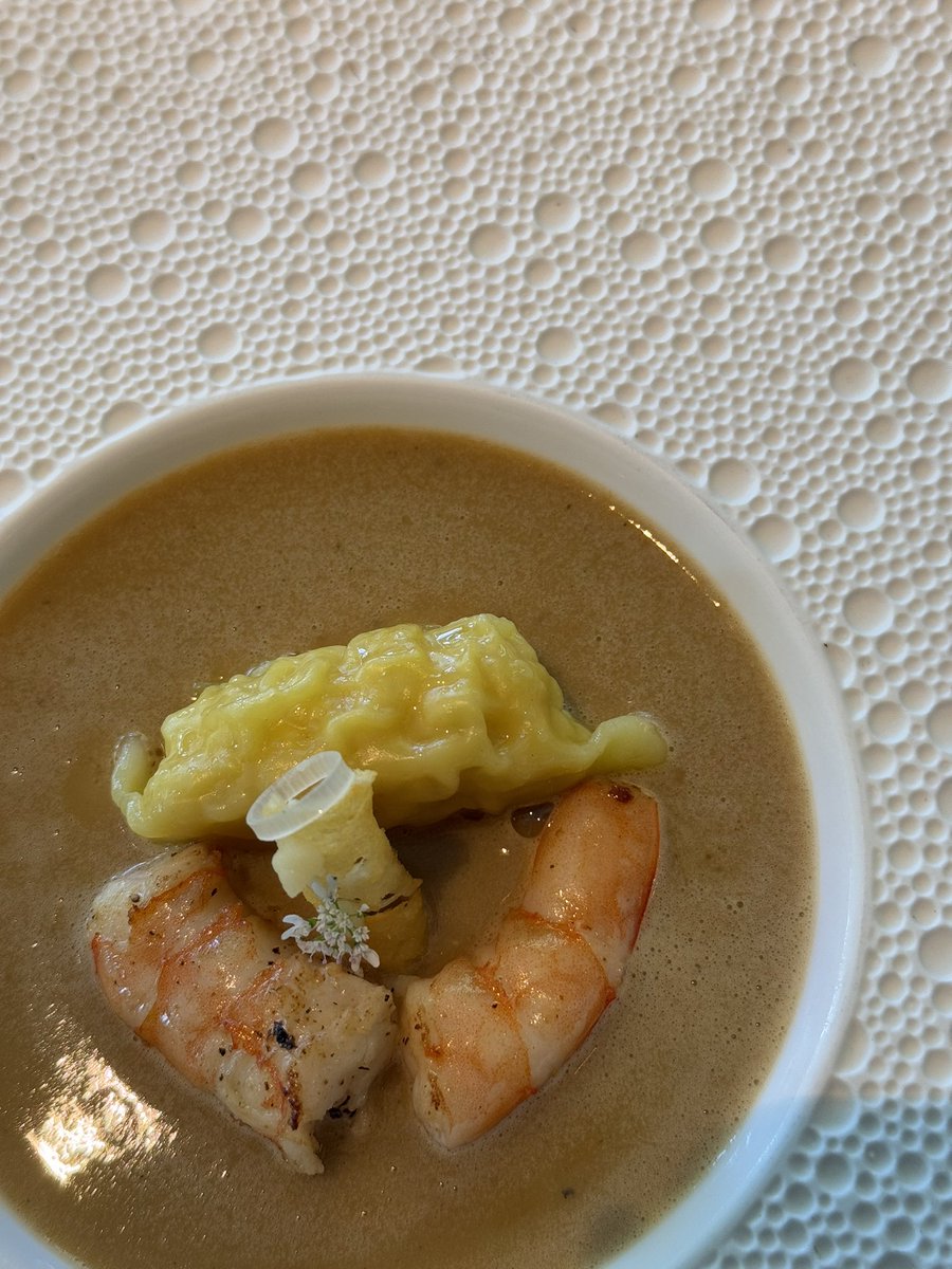 RtnBingW's tweet photo. Redbox Chiang Mai Modern Thai &amp; South East Asian Twisted (MICHELIN Guide) - (2) https://t.co/Mkb7C2b5O4