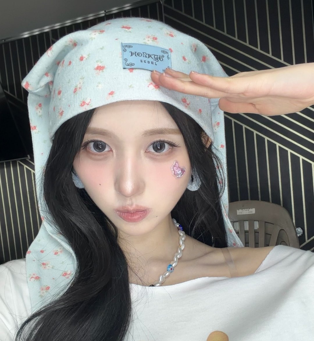 ❦ ➵ is seeing ive! tweet media