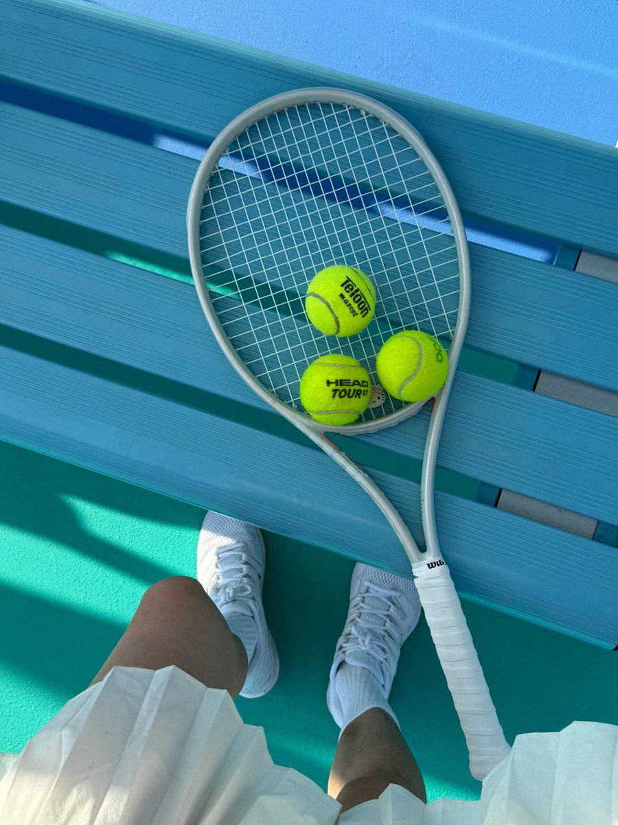 LindaSalazz's tweet image. Every swing on the court sweeps away worries. #TennisLife