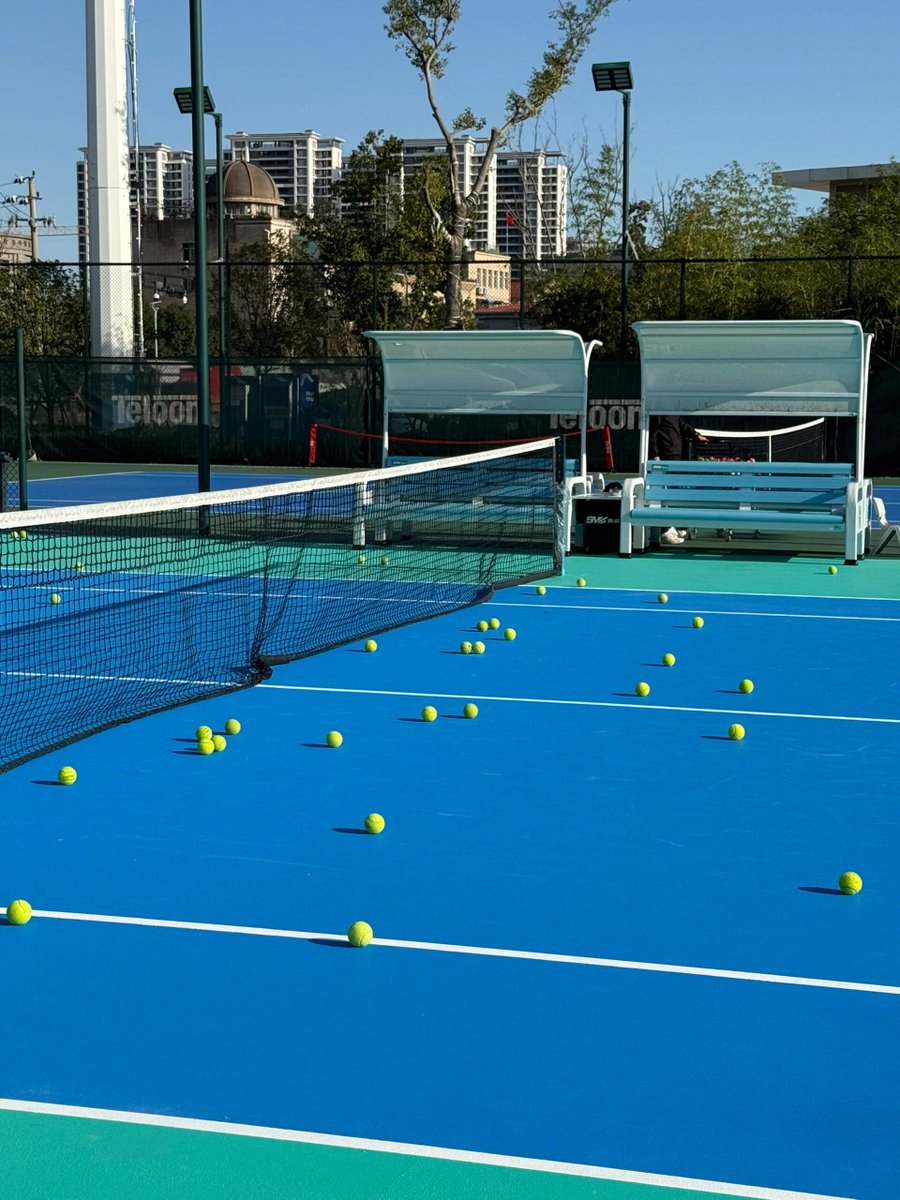 LindaSalazz's tweet image. Every swing on the court sweeps away worries. #TennisLife