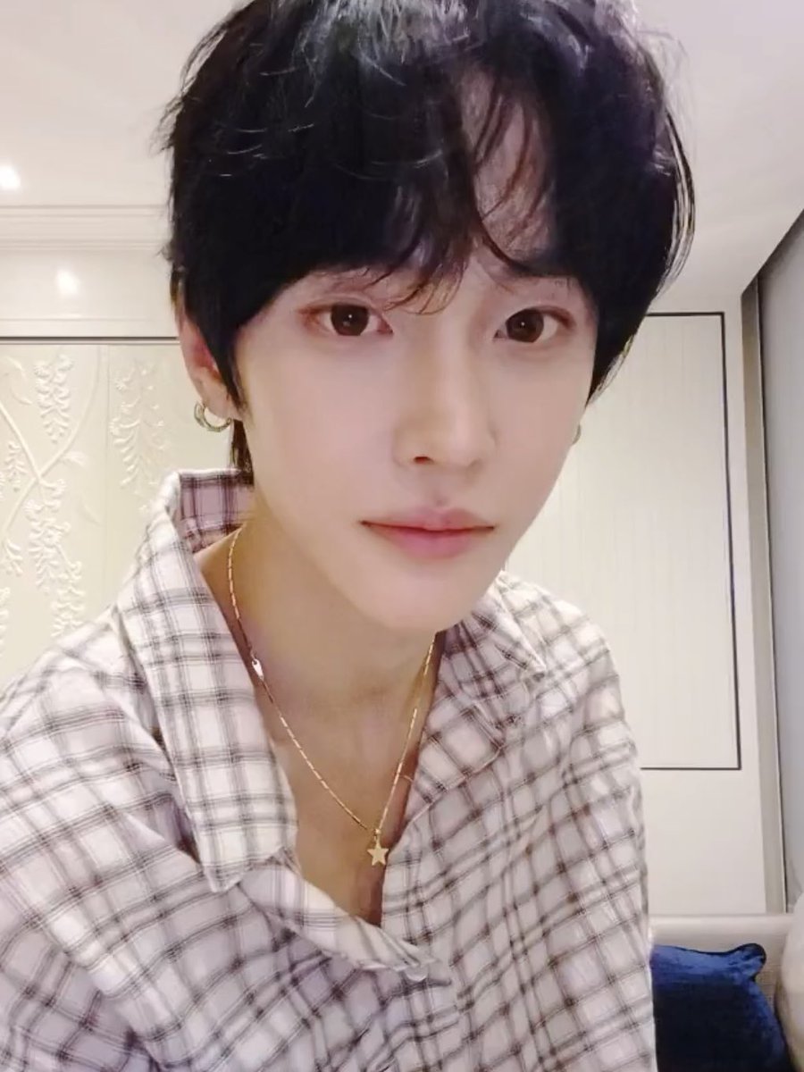 Bin Kardashian Pro Max tweet media