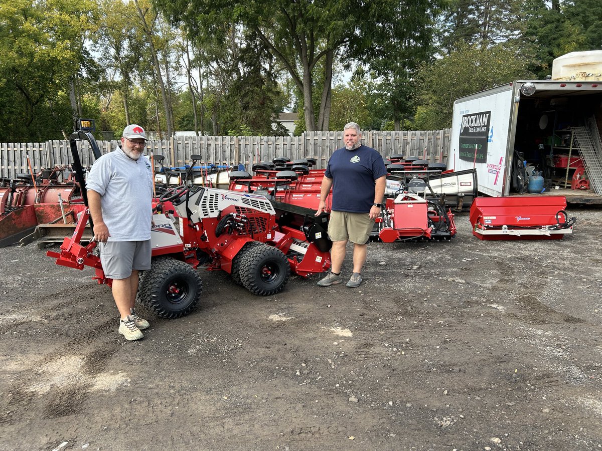 MTEequipment's tweet image. Ready for Turf Care Season 🌱💪

Brockman Tree &amp;amp; Lawn Care added a 4520N #Ventrac tractor with an AERA-Vator, Power Bucket, Power Rake, 72" Side Discharge Finish Mower, and Stump Grinder to their fleet—to get the job done.

#turfcare #groundskeeping #MTEequipment #RochesterNY