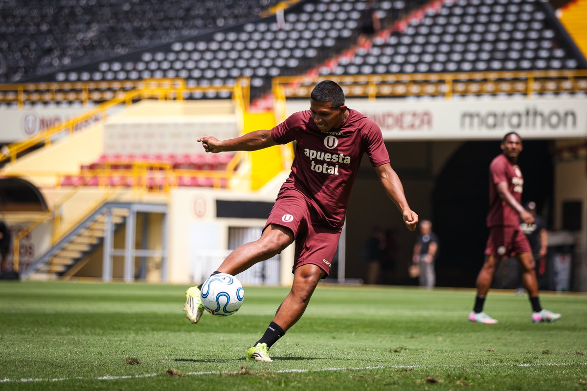 Universitario tweet media