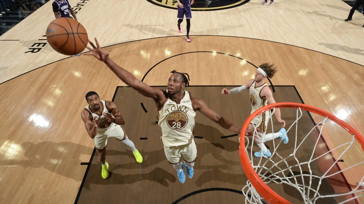 Warriors Lead tweet media