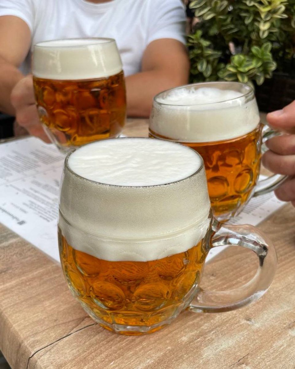 baseposting's tweet image. baseposting and beers with the boys