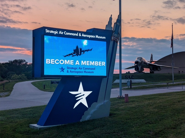 WatchfireSigns's tweet image. 𝐂𝐫𝐞𝐚𝐭𝐞 𝐮𝐧𝐟𝐨𝐫𝐠𝐞𝐭𝐭𝐚𝐛𝐥𝐞 𝐞𝐱𝐩𝐞𝐫𝐢𝐞𝐧𝐜𝐞𝐬 𝐰𝐢𝐭𝐡 𝐝𝐢𝐠𝐢𝐭𝐚𝐥 𝐬𝐢𝐠𝐧𝐚𝐠𝐞!

Watchfire LED displays bring excitement to attractions like museums, amusement parks, and fairgrounds. smpl.is/ah09w

#DigitalSignage #LEDDisplays #Attractions