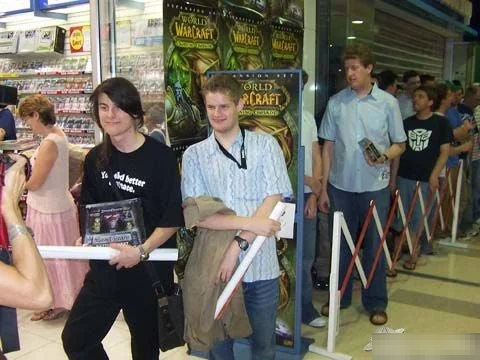 WarcraftMeme's tweet image. The Burning Crusade Midnight Release (January 2007) #warcraft