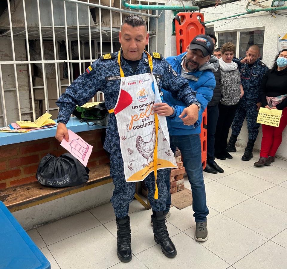 MujerGeneroCund's tweet photo. 👮♂️Funcionarios del #INPEC en #Ubaté participaron en el taller de “Nuevas Masculinidades”, liderado por la @MujerGeneroCund.🙋♂️ 💬
Éste, es un espacio clave para promover relaciones más equitativas, respeto y transformación cultural en las instituciones. #EquidadDeGénero ✅ https://t.co/W8HN0doxjk