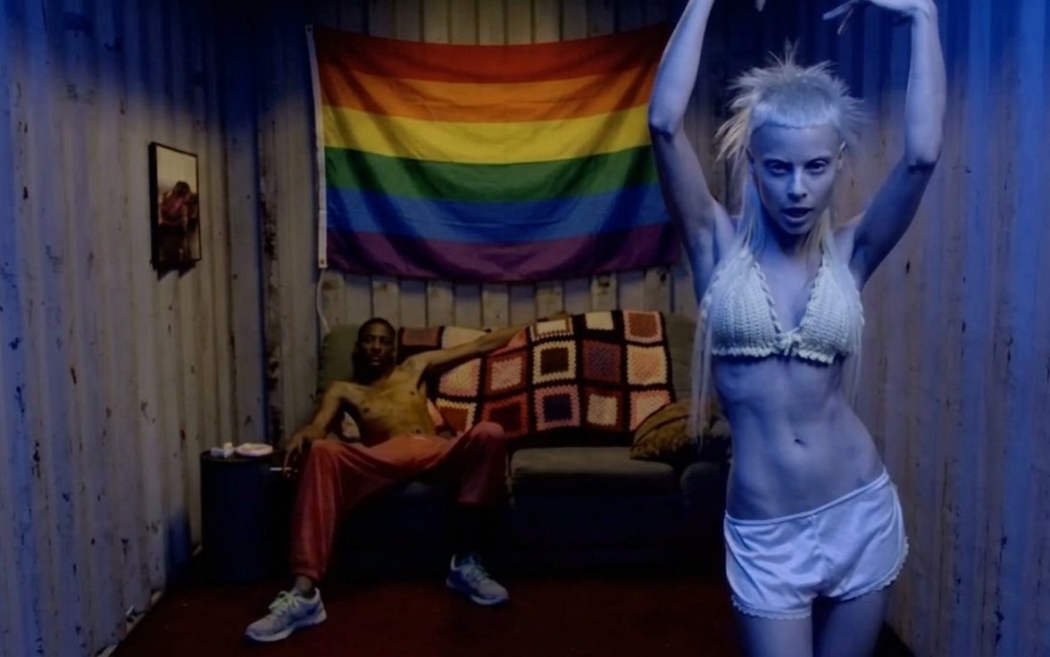 ⋆ella⋆ tweet media