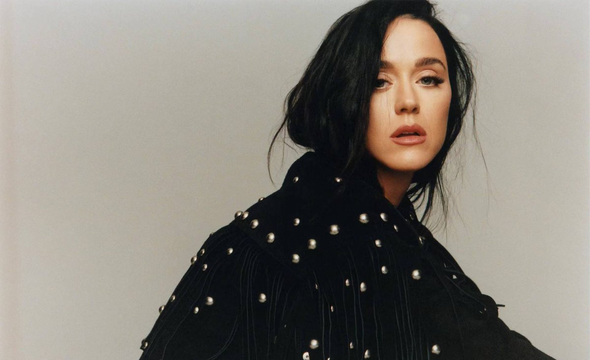 In an official statement, Katy Perry’s team denied Ruby Rose’s allegations, calling them “categorically false” and describing them as dangerous and reckless lies. The statement also claimed that Ruby has a documented history of making similar public accusations against others.