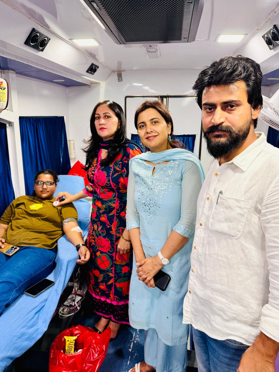 _AjayHooda's tweet photo. #प्रणाम_शहीदां_नु
 Today #Blood_Donation_Camp at #NRS College Rohtak in Memory Of 🇮🇳Martyrs Jalliawala Bagh Massacre in 13April 1919.
Thanks and congratulations to all the blood donors. 🙏😊
#Donatebloodsavelife 
#MDU @BloodDonorsIn @cmohry @DiprHaryana @MANAGEROFFOUND2 https://t.co/nBnSlm1R5L