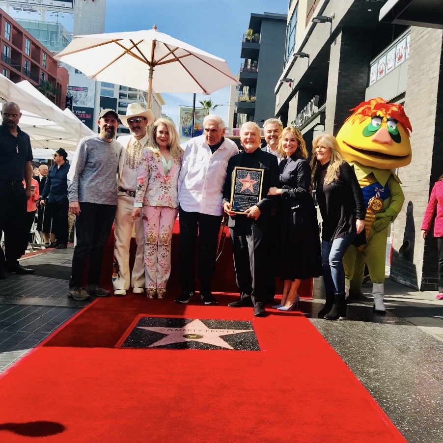 Maureen McCormick tweet media