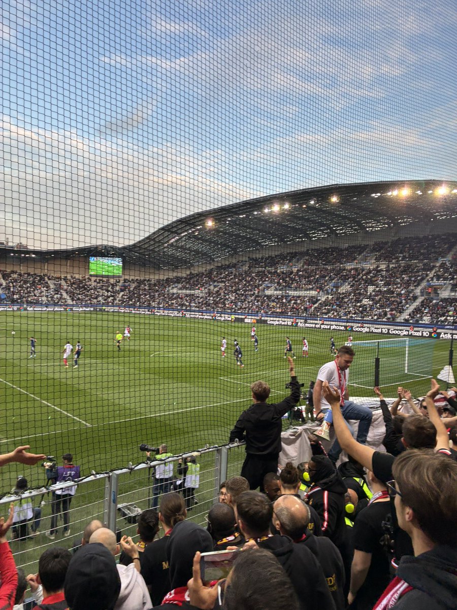 Radio_Diagonale's tweet photo. 🎙️🚨On se retrouve ce soir pour un Club Munegu spécial défaite. On ne savait plus ce que c’était… RDV 22H en LIVE sur twitch!
#PFCASM #Ligue1 https://t.co/dzD2D7Eu3i