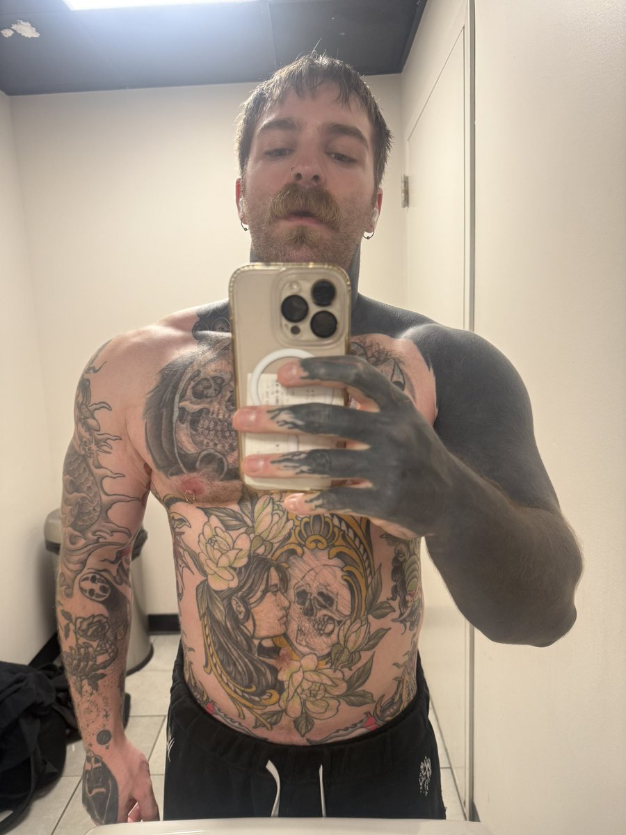 i’ve hit my prime weight but this time i’m not out of shape nor more mass than muscle 

-currently 225lbs and at my prime weight with moderate mass but extreme strength