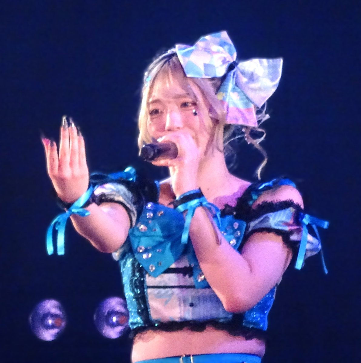 水野Reta さん@minicha_reta ミニワチャ 水色担当 ライブのパフォーマンスに加えて🥰 グラビアも素晴らしい😍😍 どっちも頑張っ