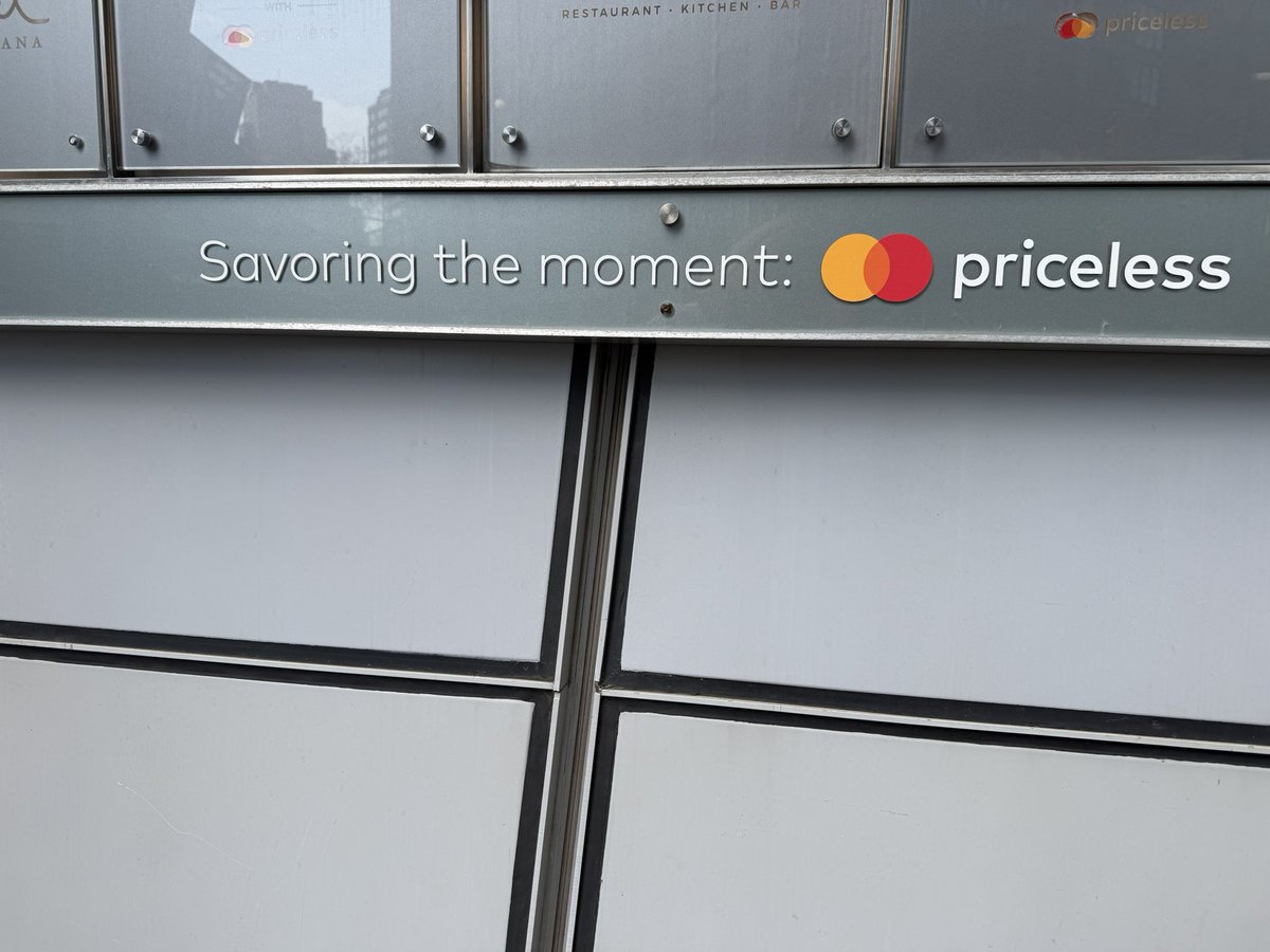 whtd u just put into a bottel? tweet media