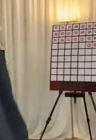 HFzjcb1XYAAO2_T?format=jpg&name=small