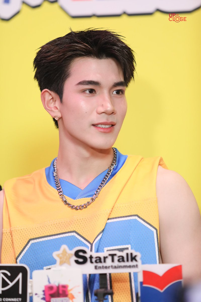 The Up-close tweet media