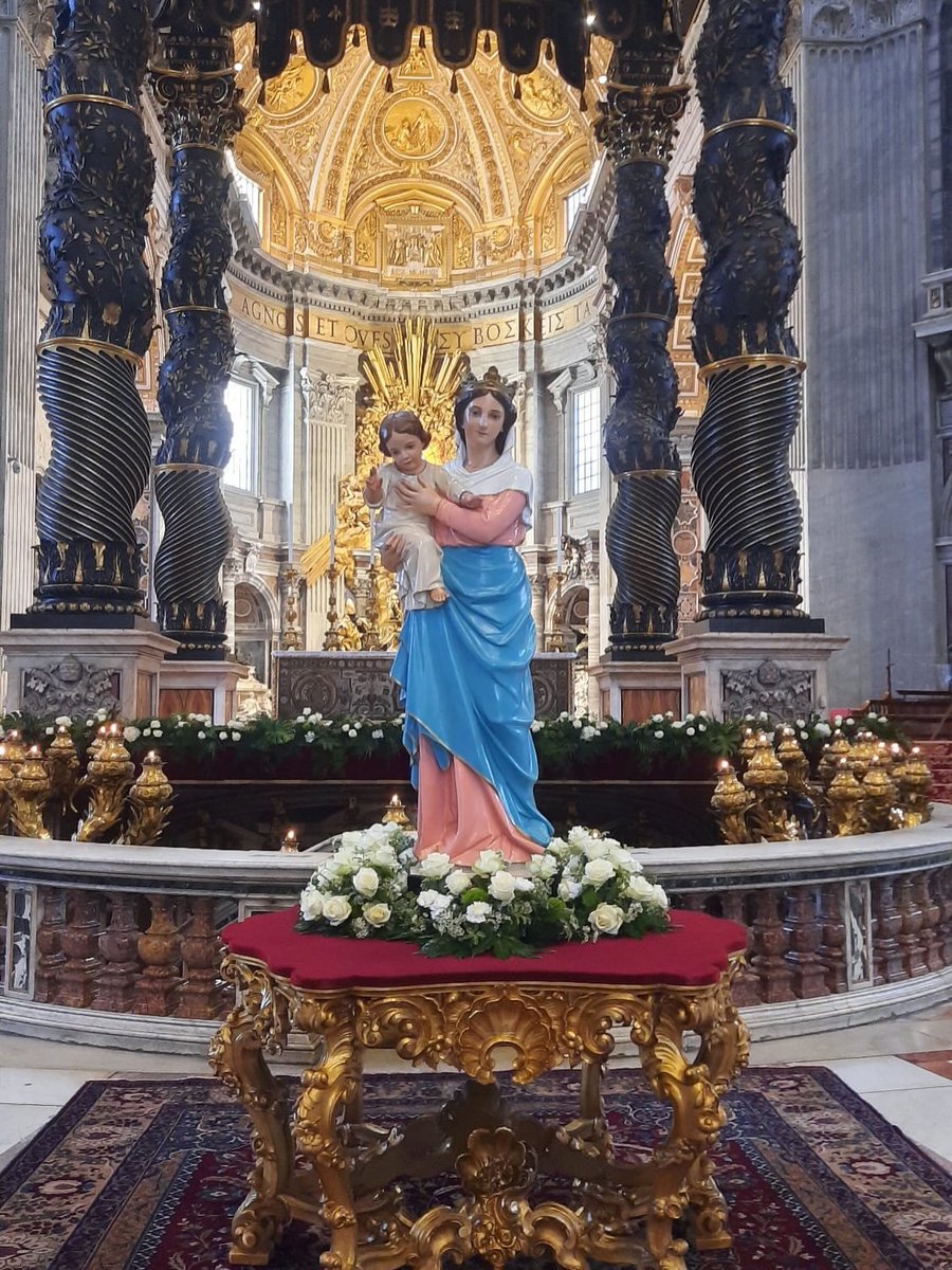 Solo il Cuore Immacolato di Maria può ottenere la pace per il mondo:

"O Cuore Immacolato di Maria, rifugio delle anime afflitte, in quest’ora buia ci rivolgiamo a Te con urgenza e timore.

Il mondo trema sull’orlo della guerra,
e noi, Tuoi figli, imploriamo il Tuo potente