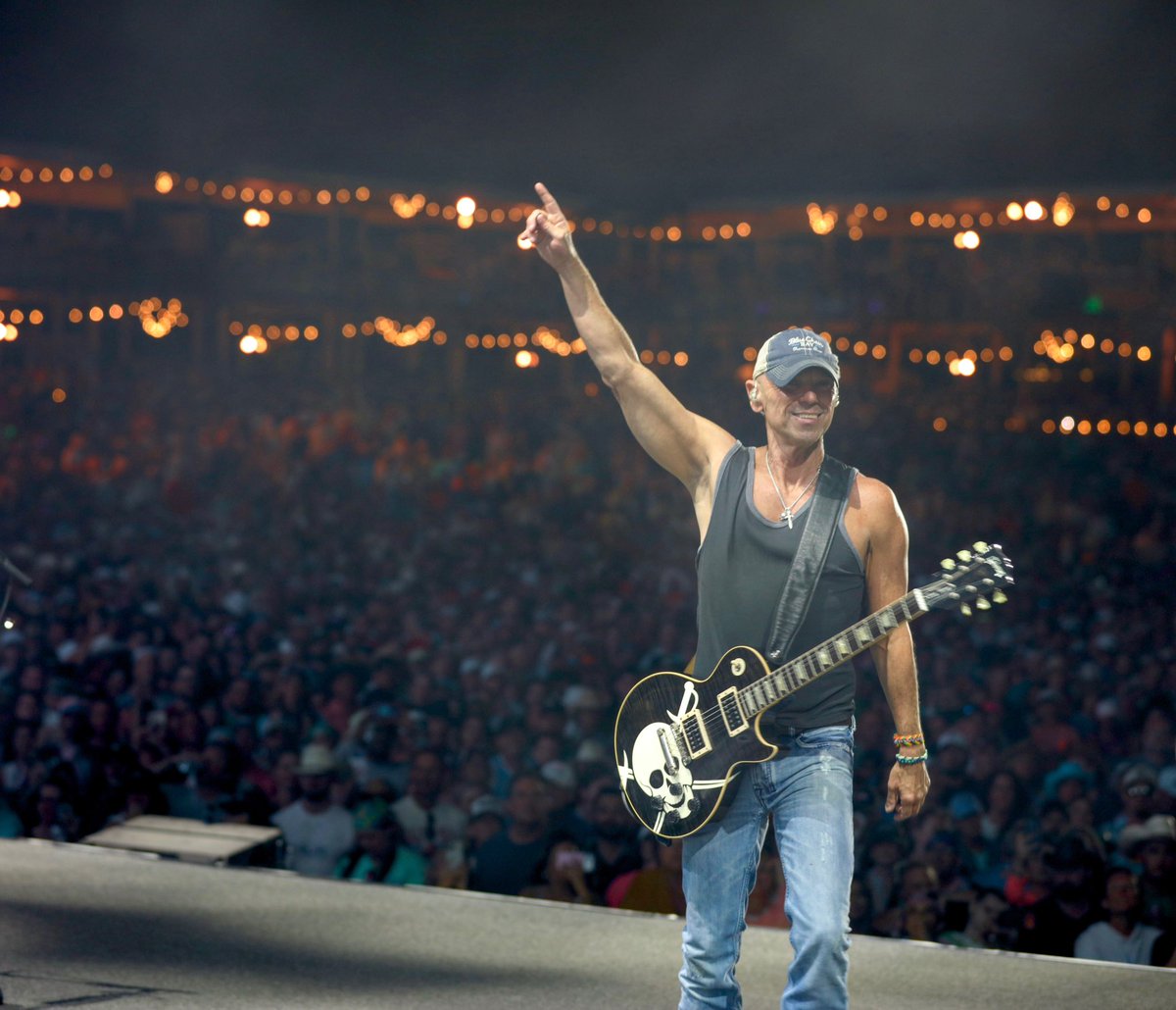 Kenny Chesney tweet media