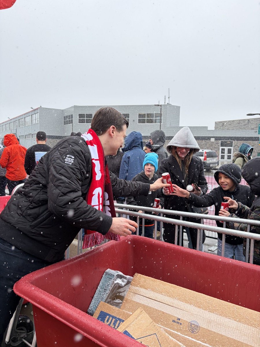 JeromyYYC's tweet image. I had the pleasure of joining Coca Cola and Coke Canada Bottling yesterday for the FIFA World Cup Trophy Tour! Thank you to FIFA legend Roque Junior for joining us and making the stop in Calgary extra special. Go team Canada!

#yyc #yyccc #calgary