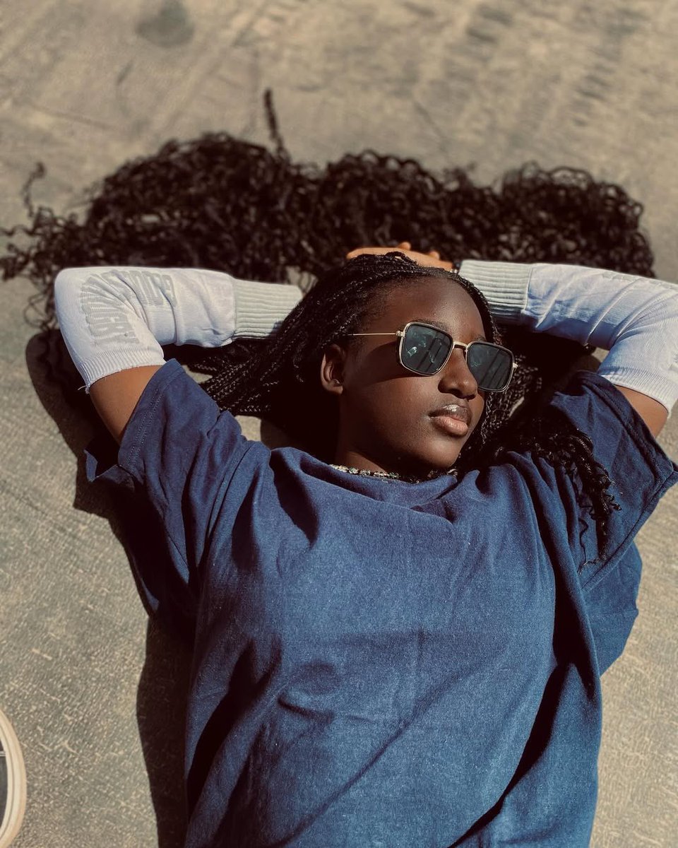 Claire 💙 tweet media