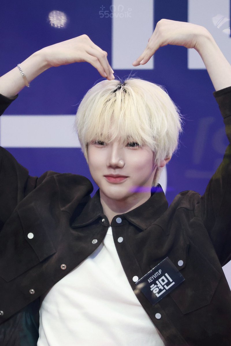 260413 아이돌라디오
🫶🏻
#현민 #HYUNMIN
#키빗업 #KEYVITUP