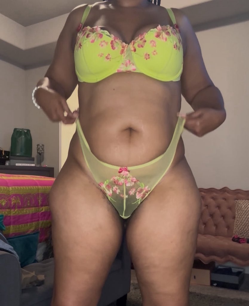 Strawberrymengxo tweet media