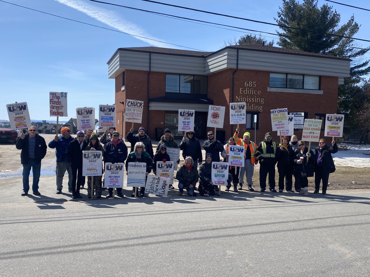 uswdistrict6's tweet image. USW Local 2020 Alouette Bus Drivers are back on the line.
Fighting for a $24/hour standard and fair agreement.
Picket lines must be respected. We stand in solidarity.
#USW #Solidarity #StrongerTogether #AlouetteBusDrivers #District6 #SturgeonFalls