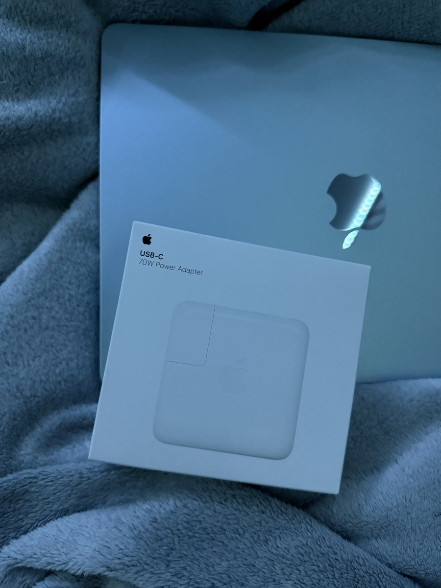 nросmо богuня юᴧя tweet media