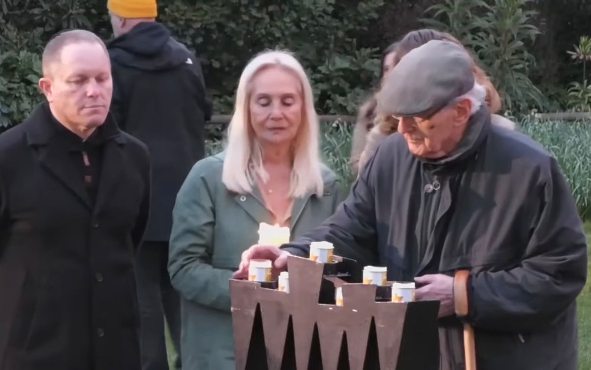 Yom HaShoah UK tweet media