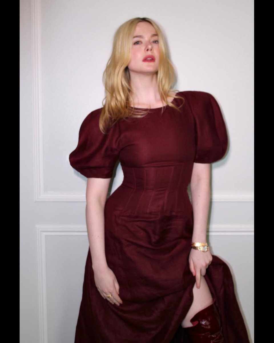 Elle Fanning Media tweet media