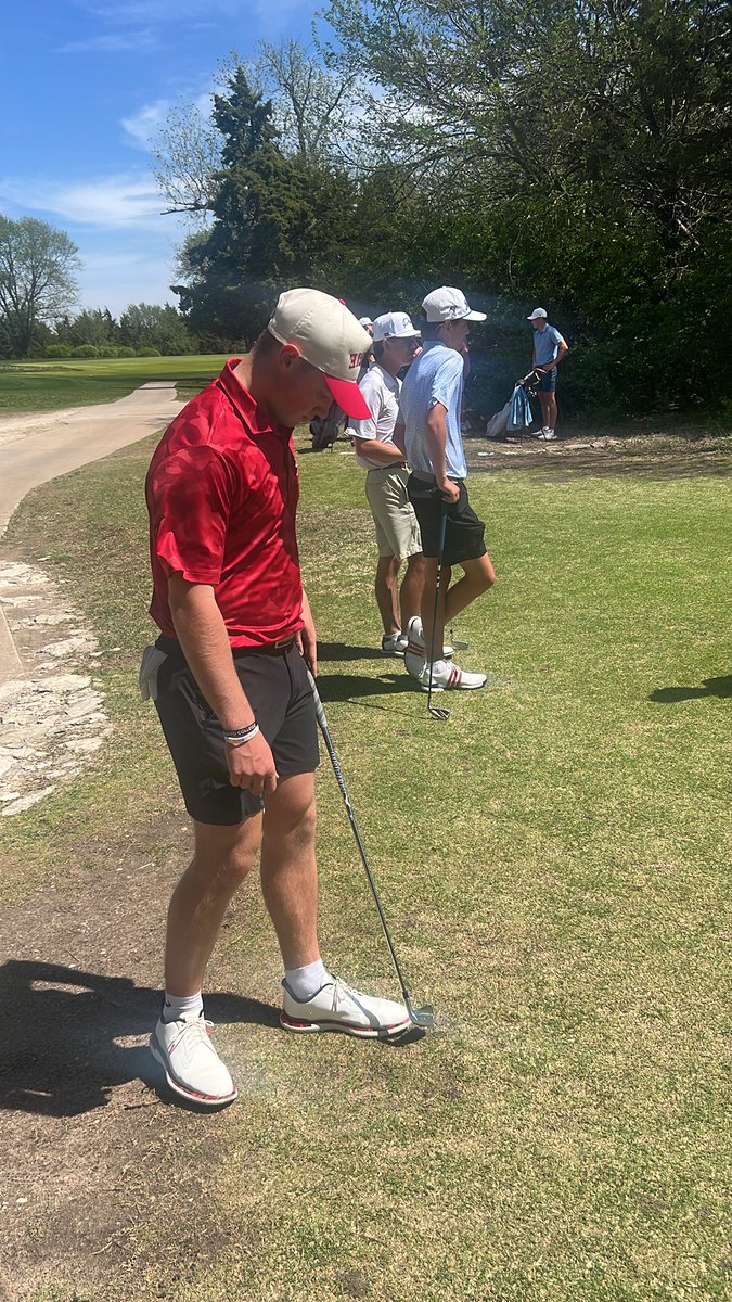 GolfThs's tweet photo. Lachlan waiting around on hole 7.  Tough par 3 with a long walk! https://t.co/DsS89uOrCL