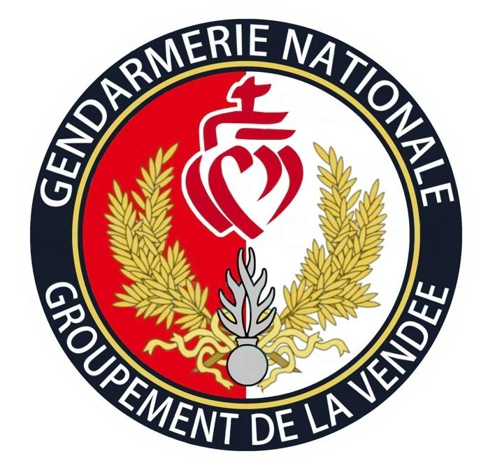 Agents_Fdc's tweet photo. 🤝Convention de partenariat🤝
🔴La Gendarmerie de la Vendée et la Fédération des Chasseurs de la Vendée signent une convention de partenariat 👏 https://t.co/hCnqVTRw0V