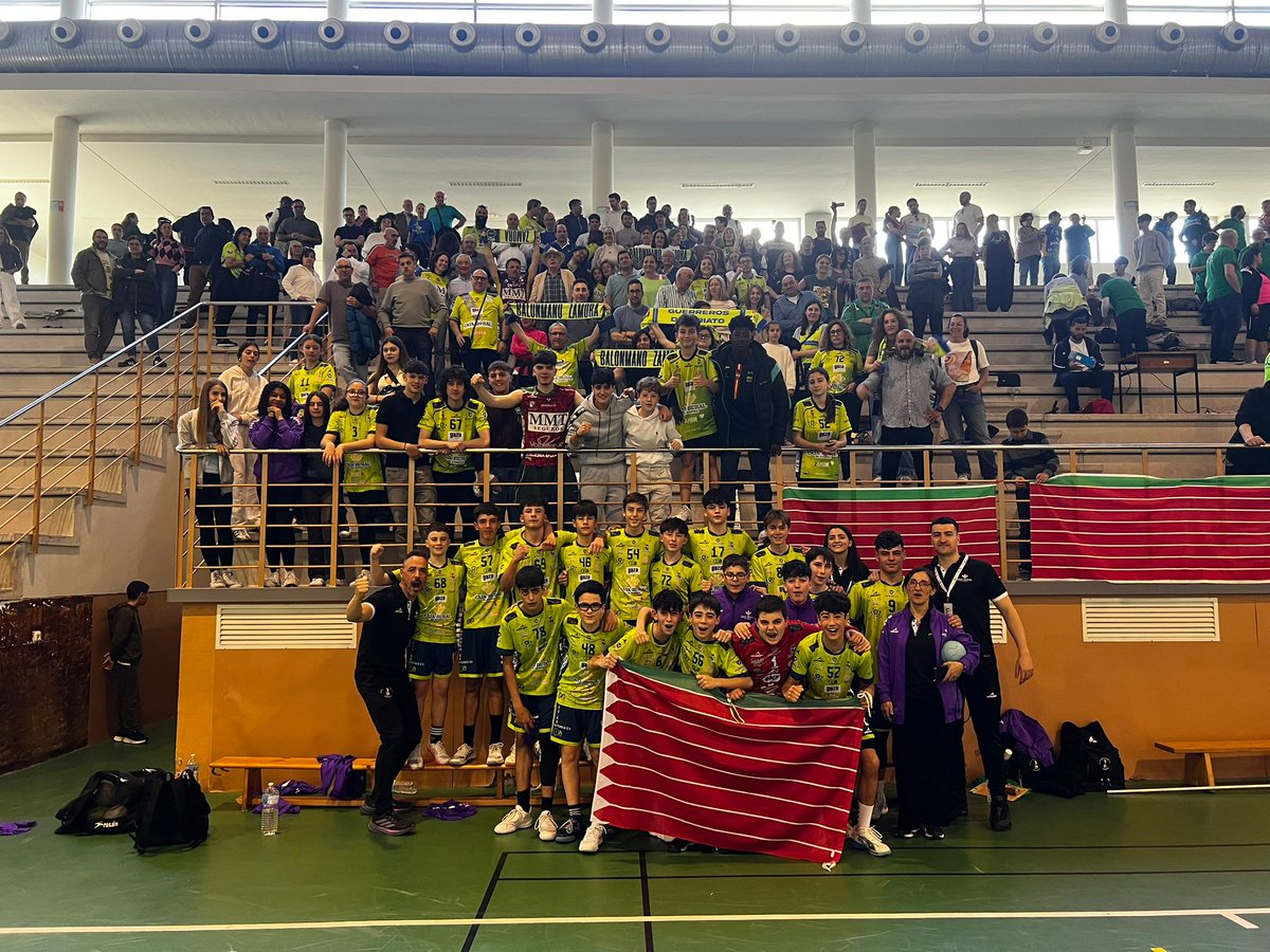 BalonmanoZamora's tweet photo. 💚🤾‍♂️ CANTERA | Orgullo, esfuerzo… y un paso más

Fin de semana muy importante para nuestros equipos de base, compitiendo al máximo nivel en las diferentes fases… y dejando el nombre de Zamora muy alto 💪 https://t.co/WEzW9yfqTI