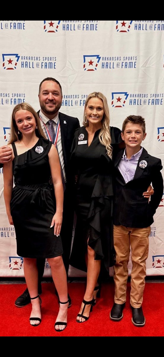 NathanBrownUCA's tweet photo. Thankyou to the @arkshof for a first class incredible weekend. It was a great honor to represent @UCA_Football @UCAAthletics @ucabears #BearClawsUp https://t.co/LzriBTAZ8d