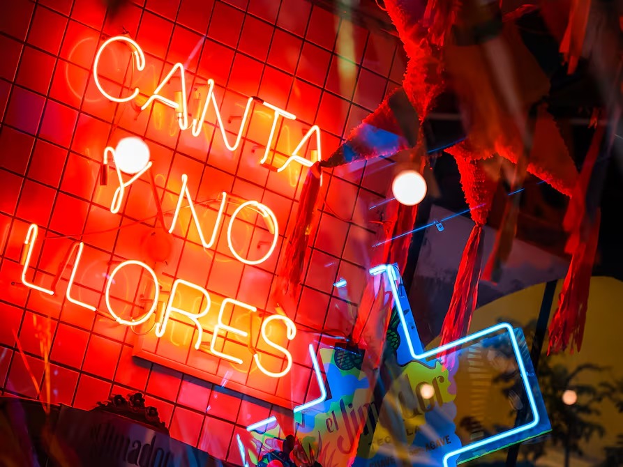 eluniversocom's tweet image. #Perú en movimiento: lo que sucede cada noche en la calle Bonilla en #Lima ow.ly/pWG150YIpxr