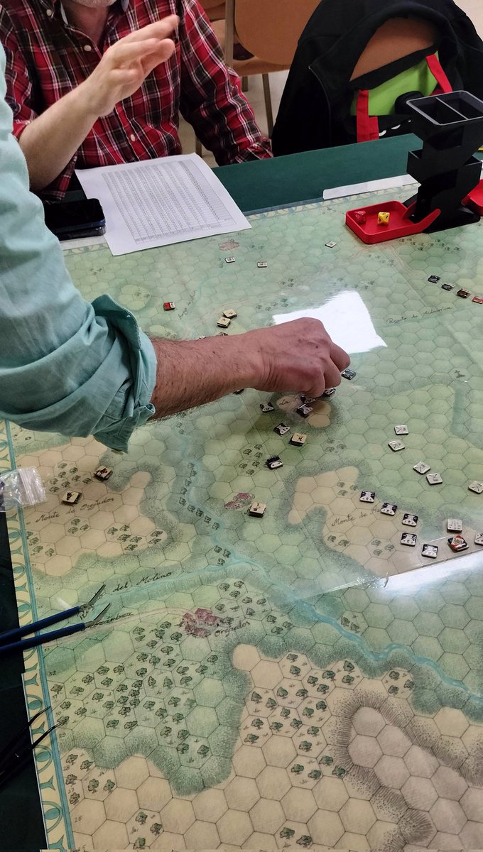 Velezwargamecon's tweet photo. Jornada del sábado en Bellum Omnium: grandes partidas.
#wargames #wargamecon #BellumOmnium #BellumOmnium26 #Convencionwargames #Simulacionhistorica #VelezMalaga #boardgame #Convencion https://t.co/VffXUBnF9A