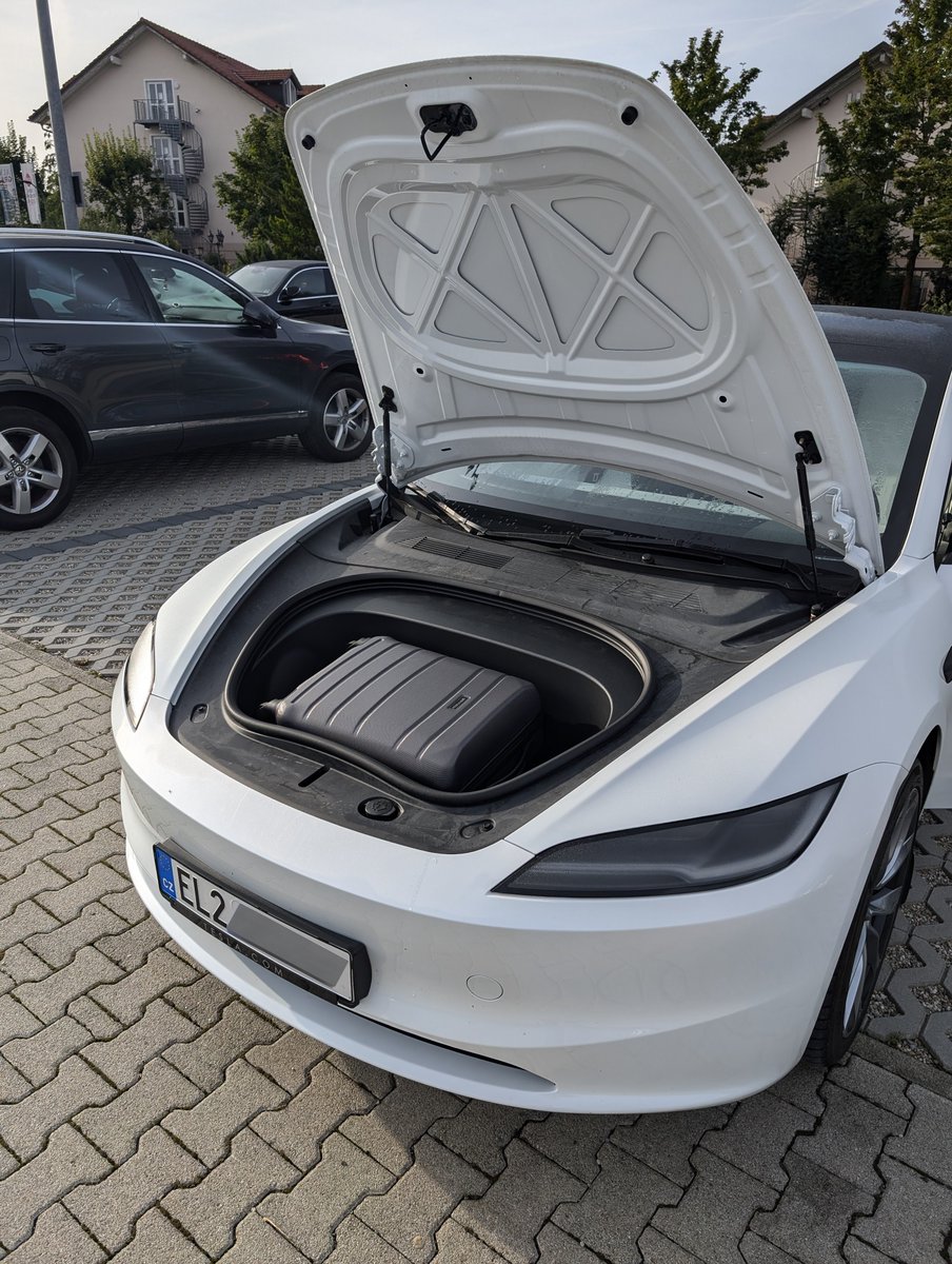 Adrian Smrček tweet media