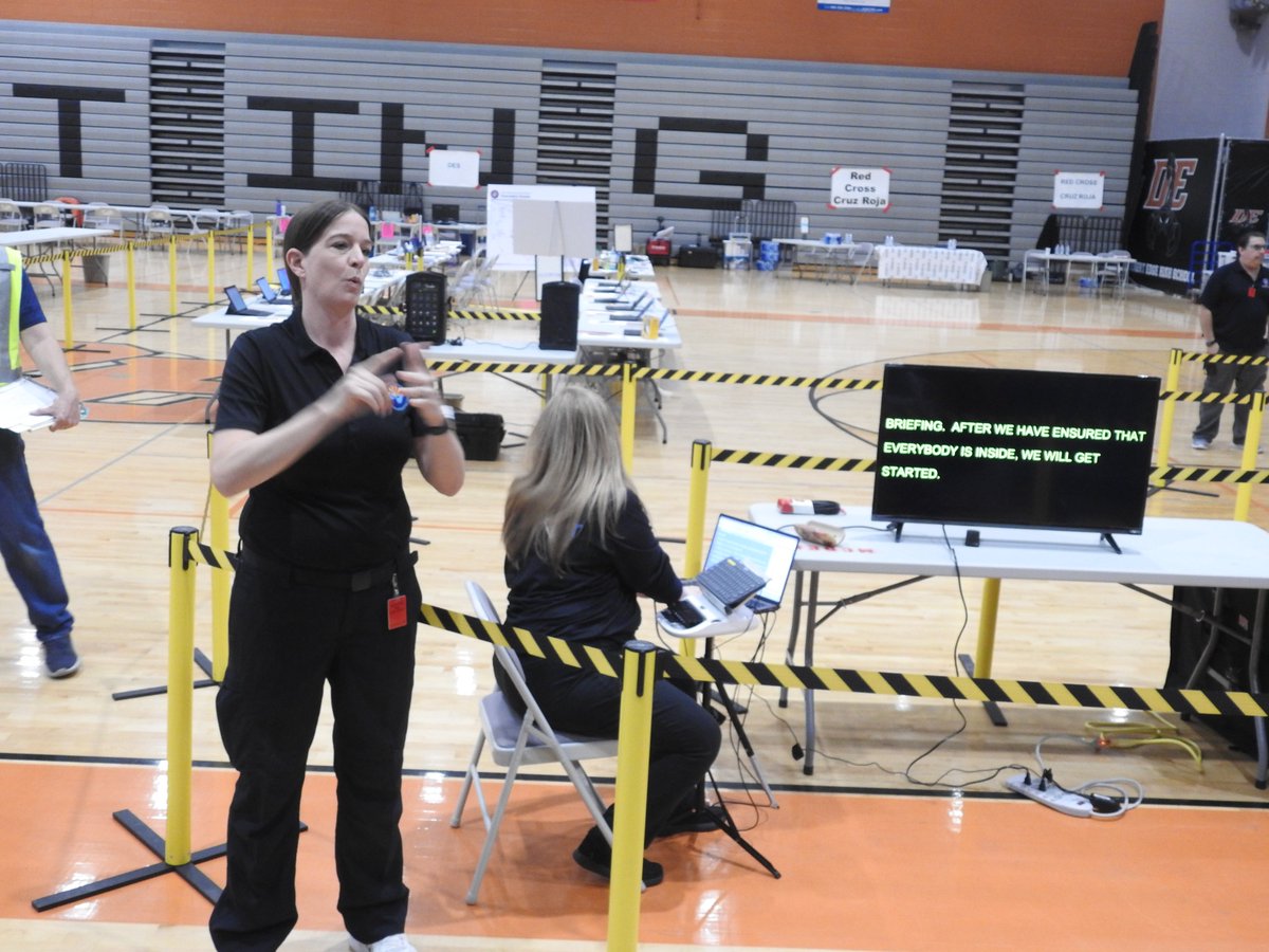 DEMAArizona's tweet image. Access to information shouldn't be a barrier during a disaster. 🤟📢
The ERIC Program ensures that those who are Deaf or Hard of Hearing have access to life-saving info. By training ASL Interpreters &amp;amp; CART Captioners in the Incident Command System

#AZDEMA #ERICProgram #ASL