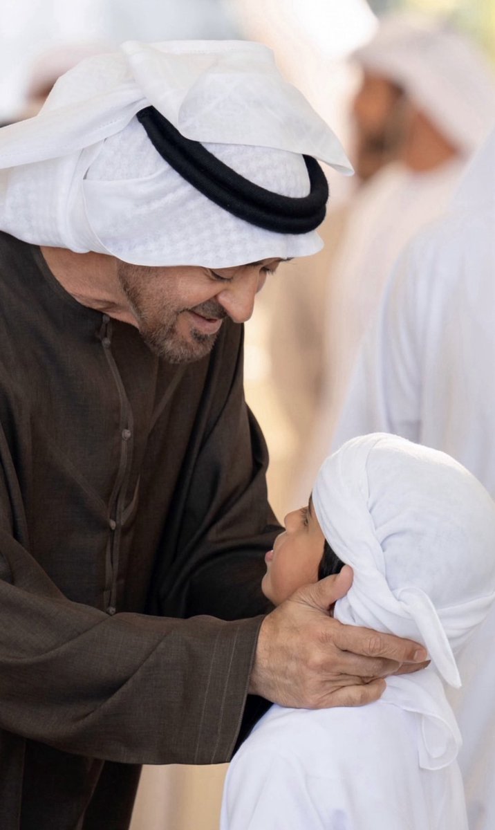 Afraaldarrei's tweet photo. الله رزقنا شيخ محدٍ حوله 
يانا شرات الدعوه المقبولة
بو خالد محمد رئيس الدولة https://t.co/C1e9YbTDf8