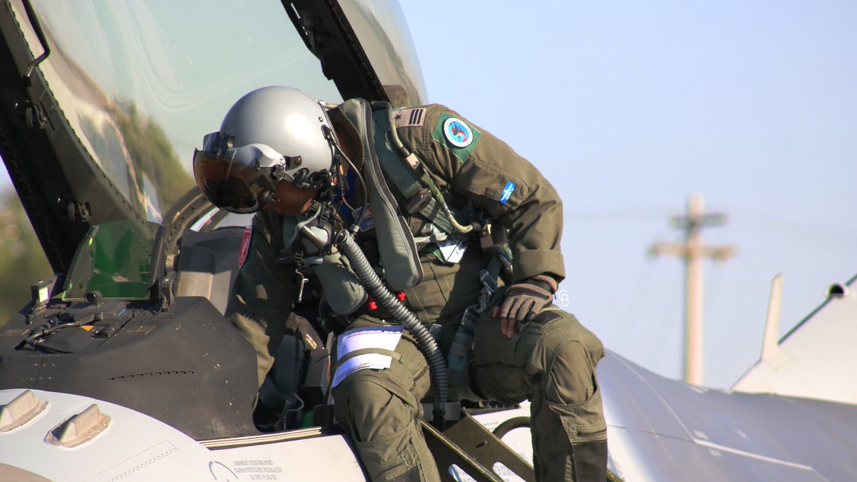 Chris_82_BV's tweet photo. Viper driver 🐍🕹️
#FighterPilots
#F16
#Viper
#FightingFalcon
#FACH
#FIDAE2026 https://t.co/2lfGvonZux