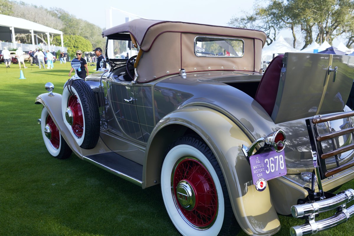 eClassicAutos tweet media