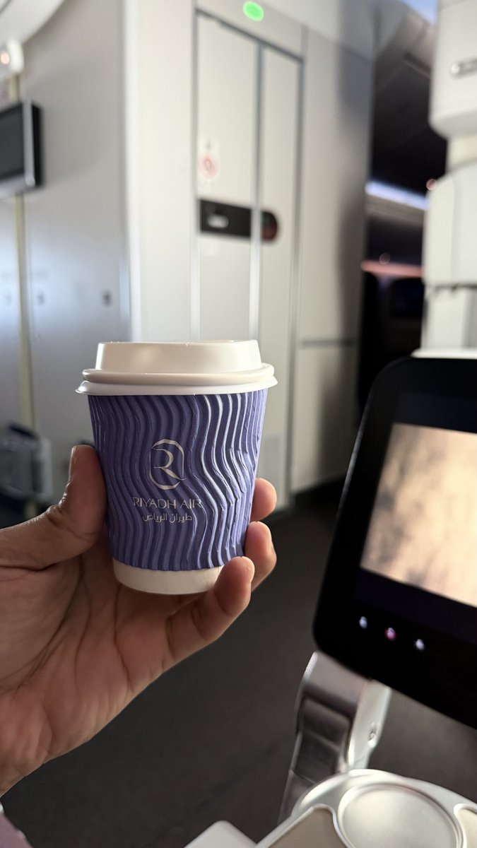 alaze000's tweet photo. @AviationWG تجربة استثنائية مع @RiyadhAir! ✈️
من بداية الاستقبال في المطار إلى طاقم الرحلة الودود، الخدمة كانت بطلة وتفوق التوقعات. أما الراحة؟ المقاعد مريحة. 
فخورين بهذا المستوى، وإلى الأمام يا طيران الرياض! https://t.co/UoLl0xWvvJ