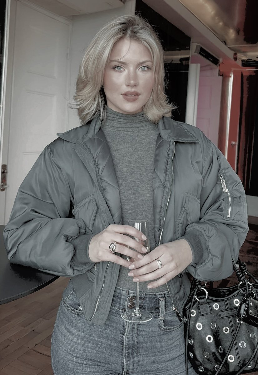 ᅟ 𝐚𝐧𝐧𝐞𝐥𝐢𝐬𝐞. tweet media